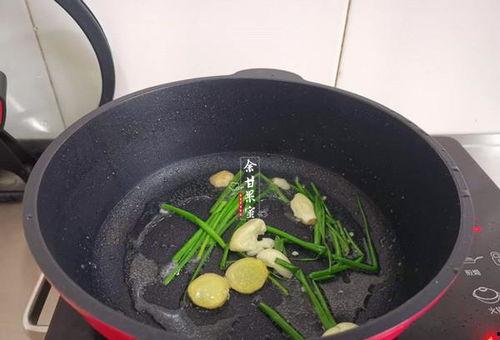 吃烧瓜的视频在线观看,在线观看视频，解锁家常烧瓜烹饪秘诀